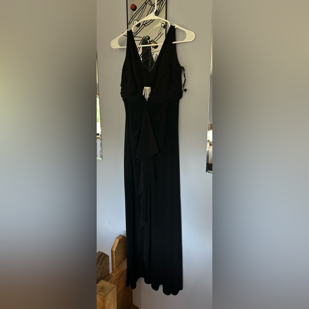 Elegant Black Sleeveless Dress